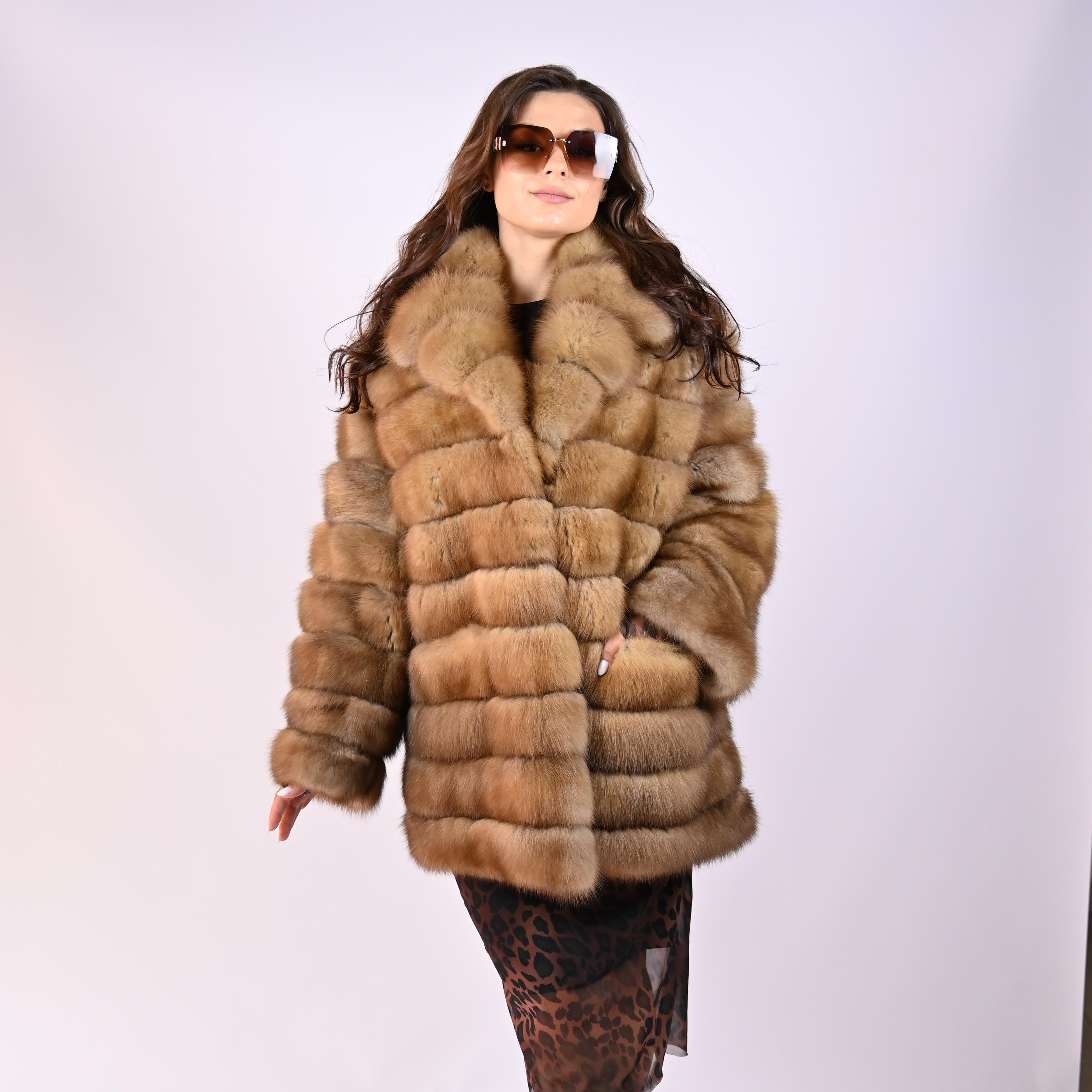 Шуба з хутра куниці з англійським коміром – 75 см