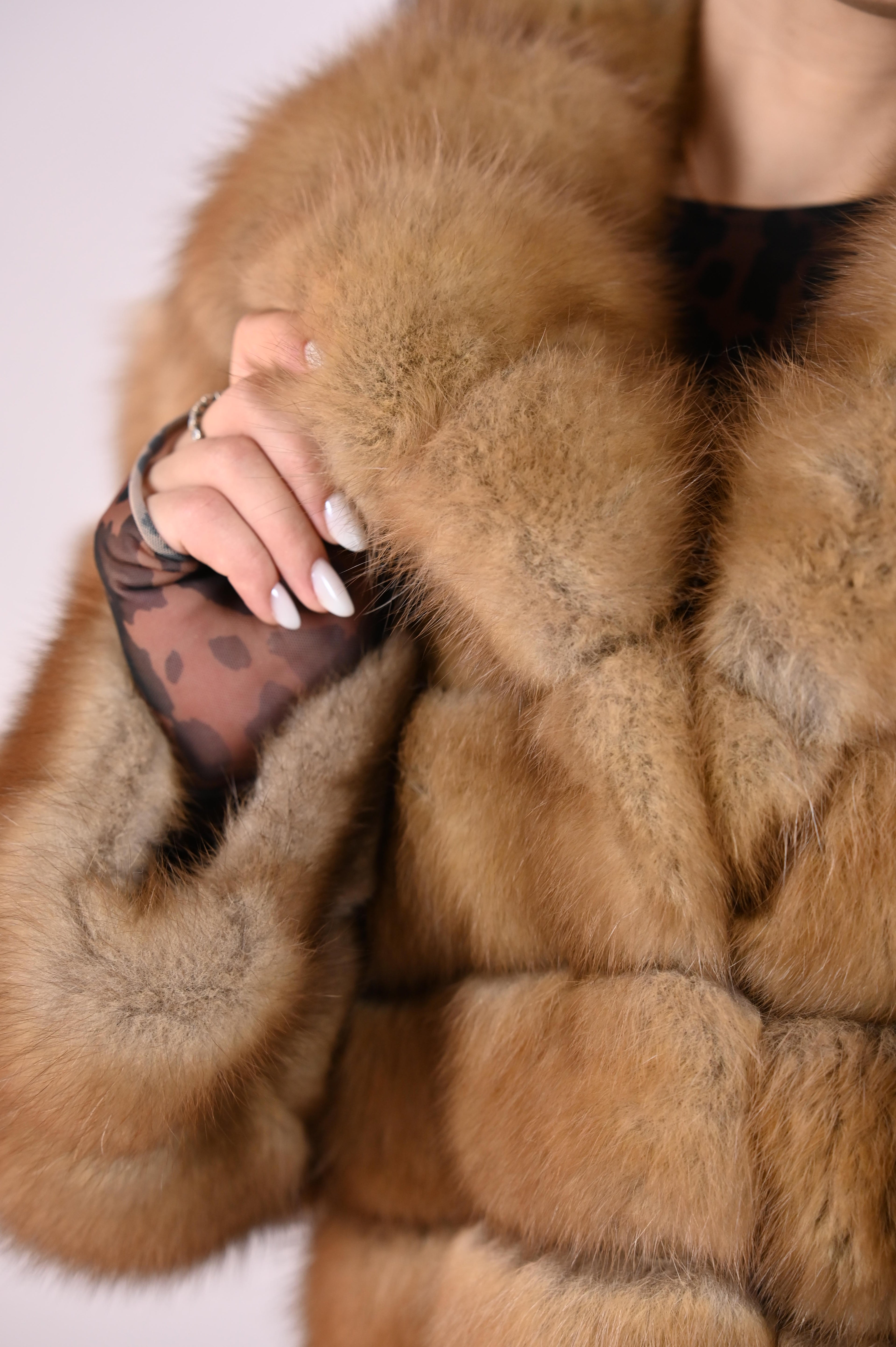 Шуба з хутра куниці з англійським коміром – 75 см