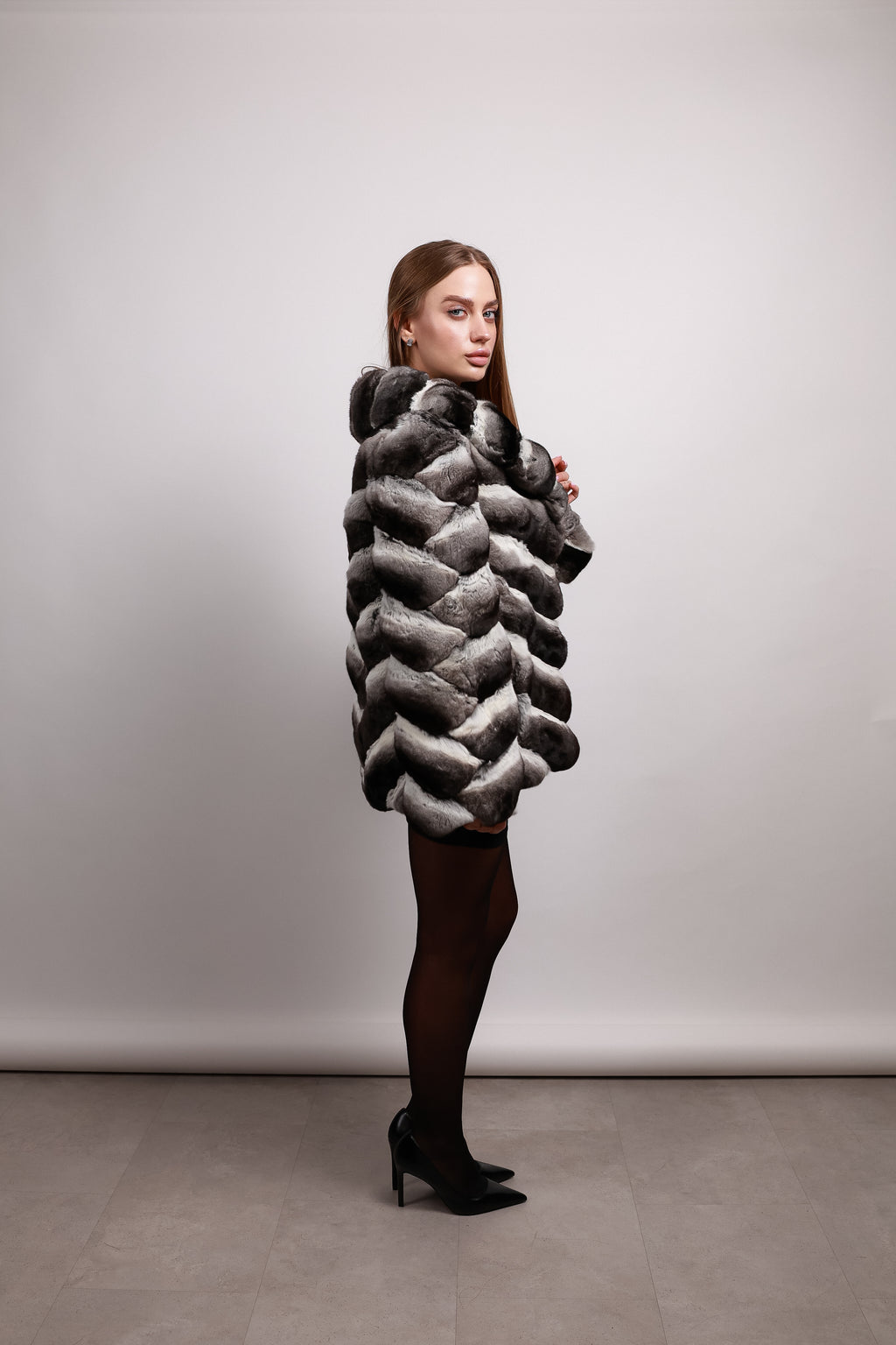 Ексклюзивна шуба з хутра шиншили-розмір S