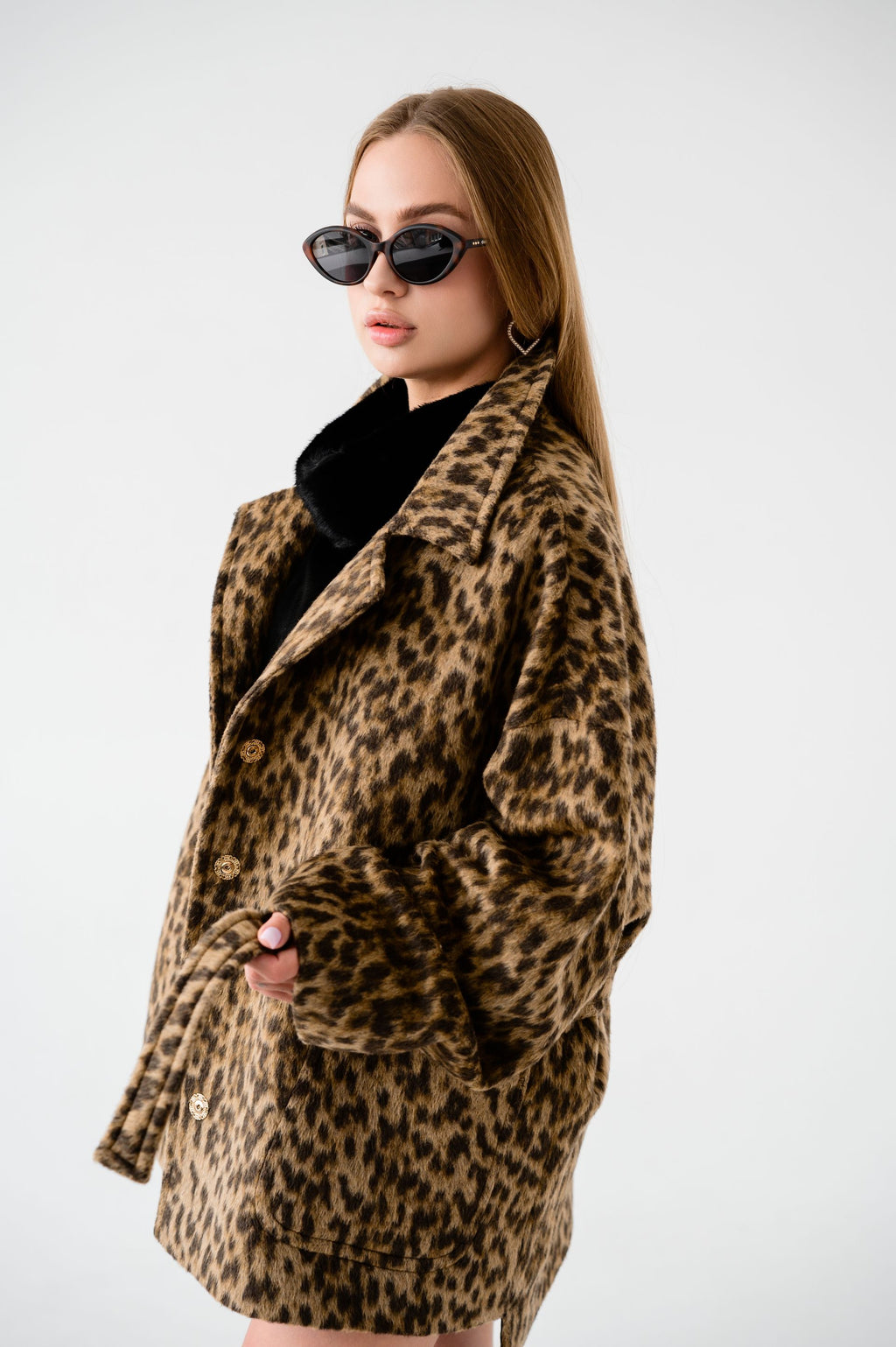 Пальто у трендовому леопардовому відтінку – 75 см