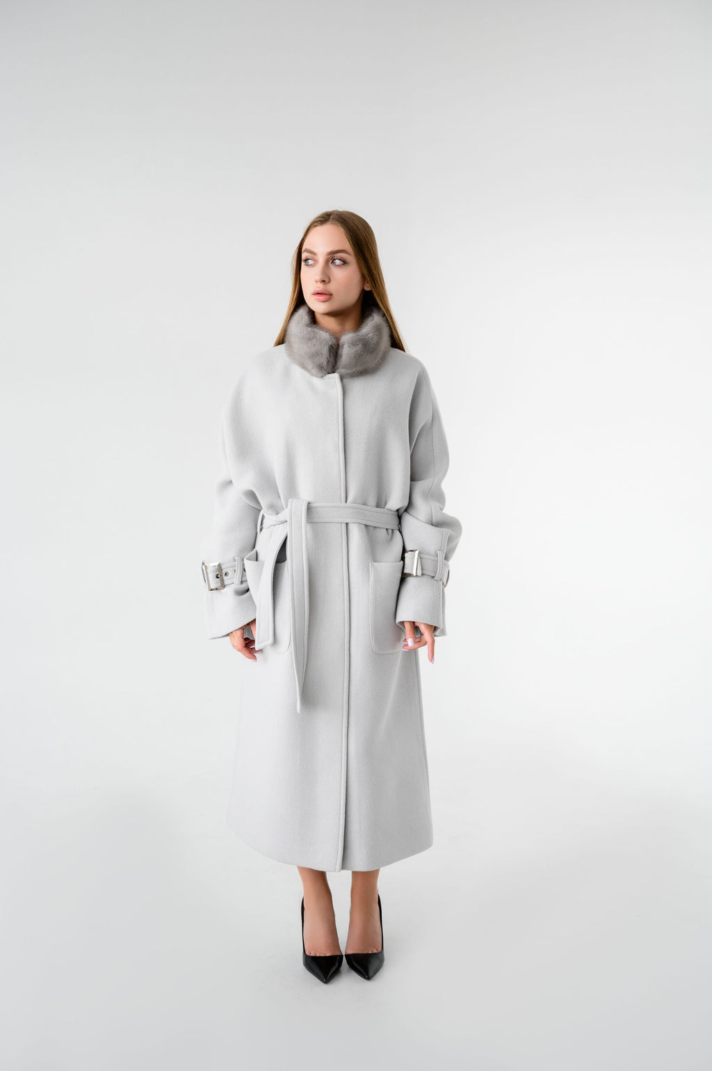 Сіре пальто з натуральною канадською норкою – 118 см