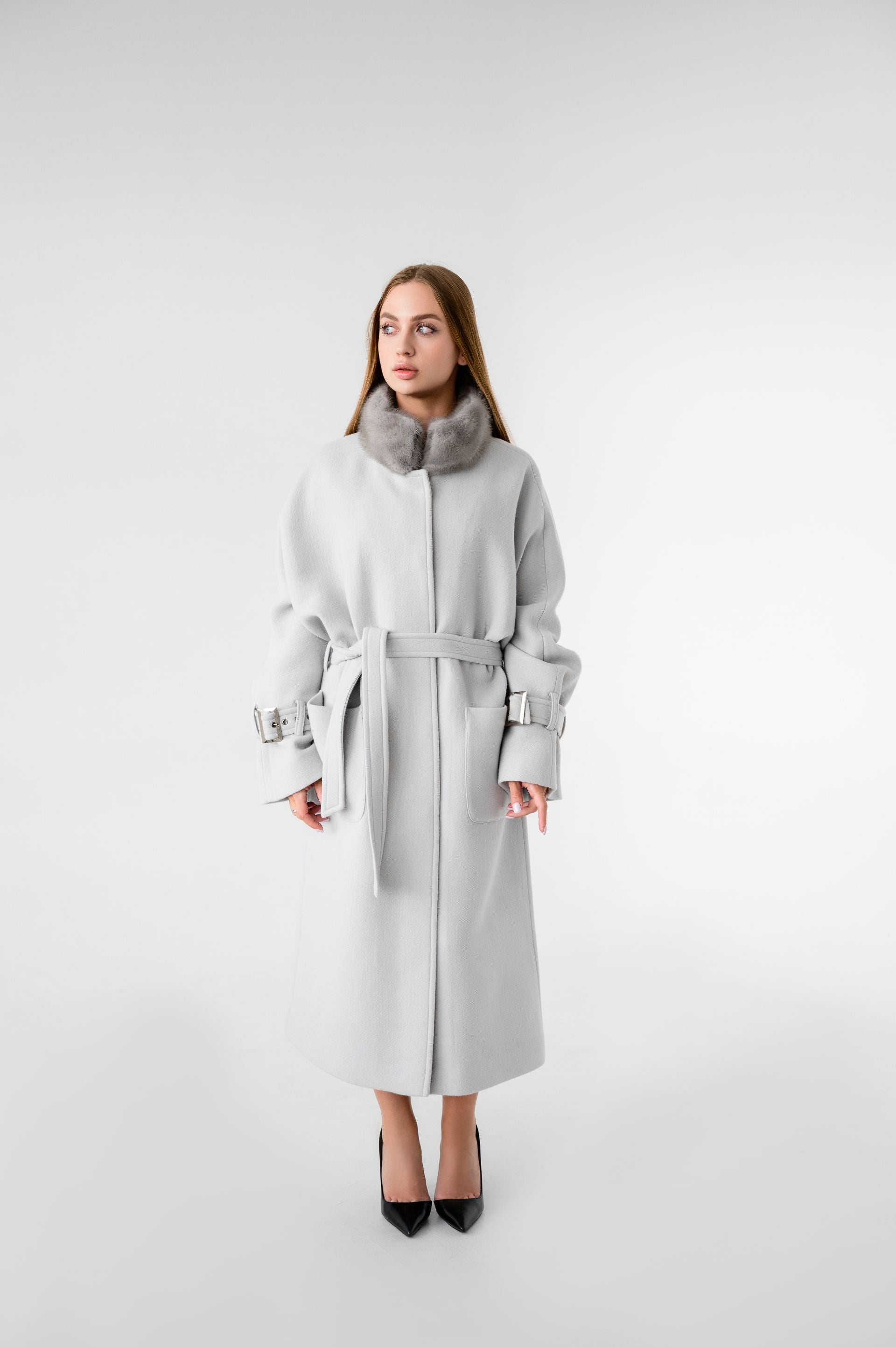 Сіре пальто з натуральною канадською норкою – 118 см