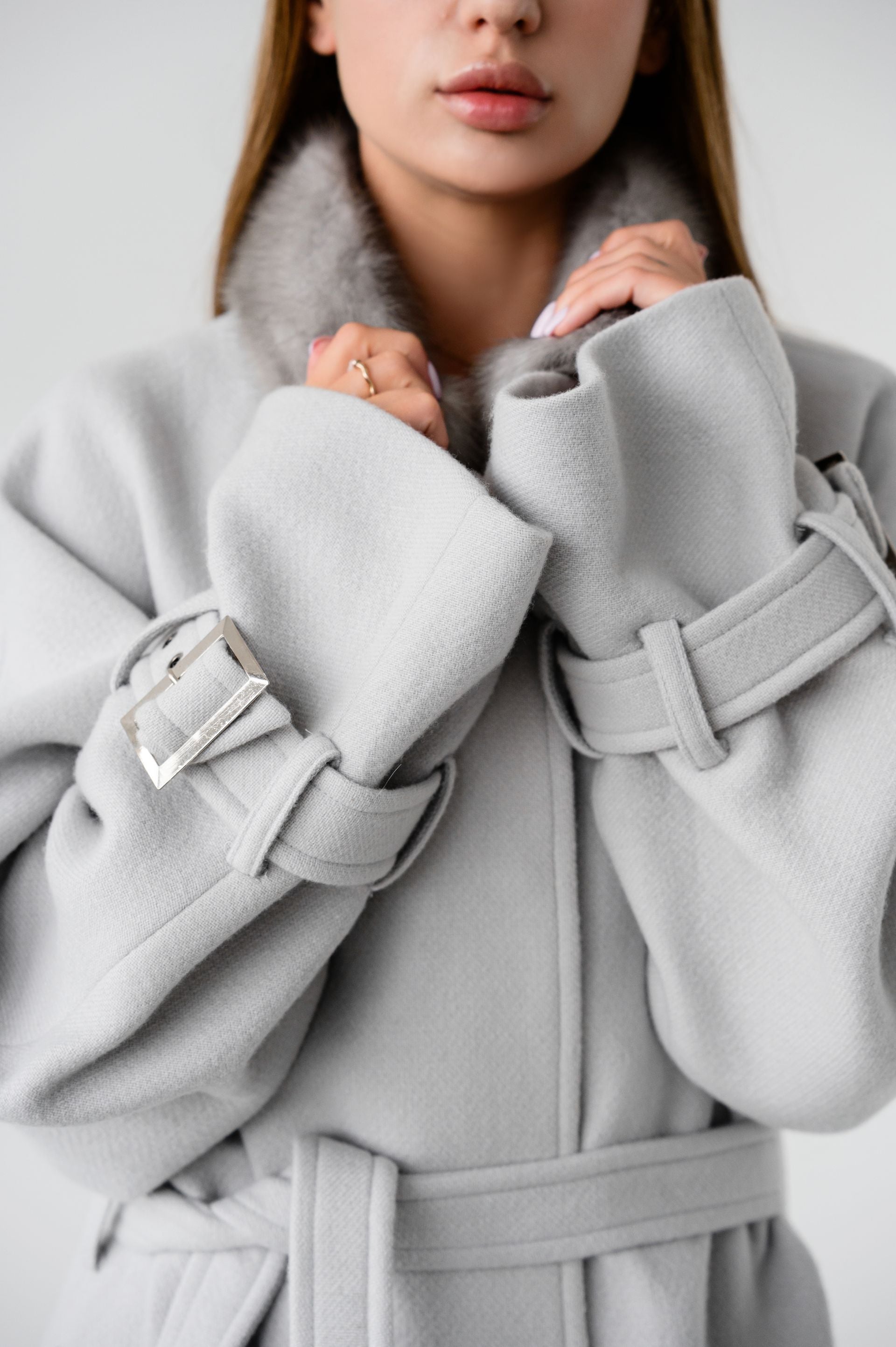 Сіре пальто з натуральною канадською норкою – 118 см