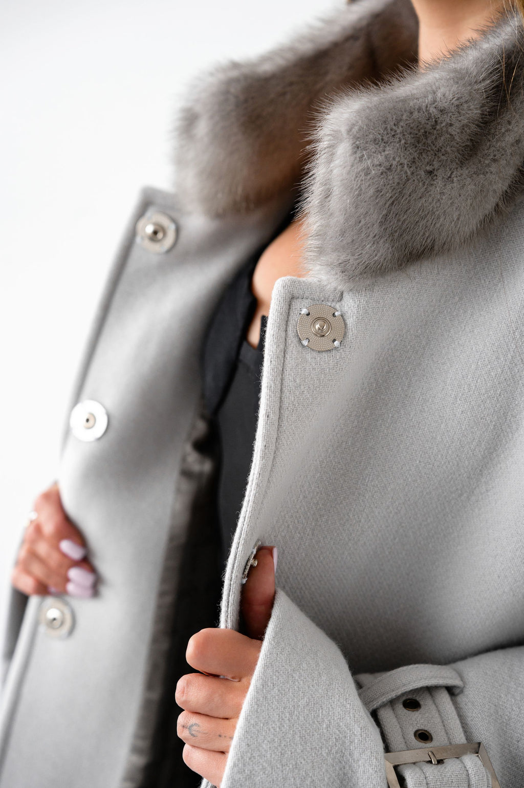 Сіре пальто з натуральною канадською норкою – 118 см