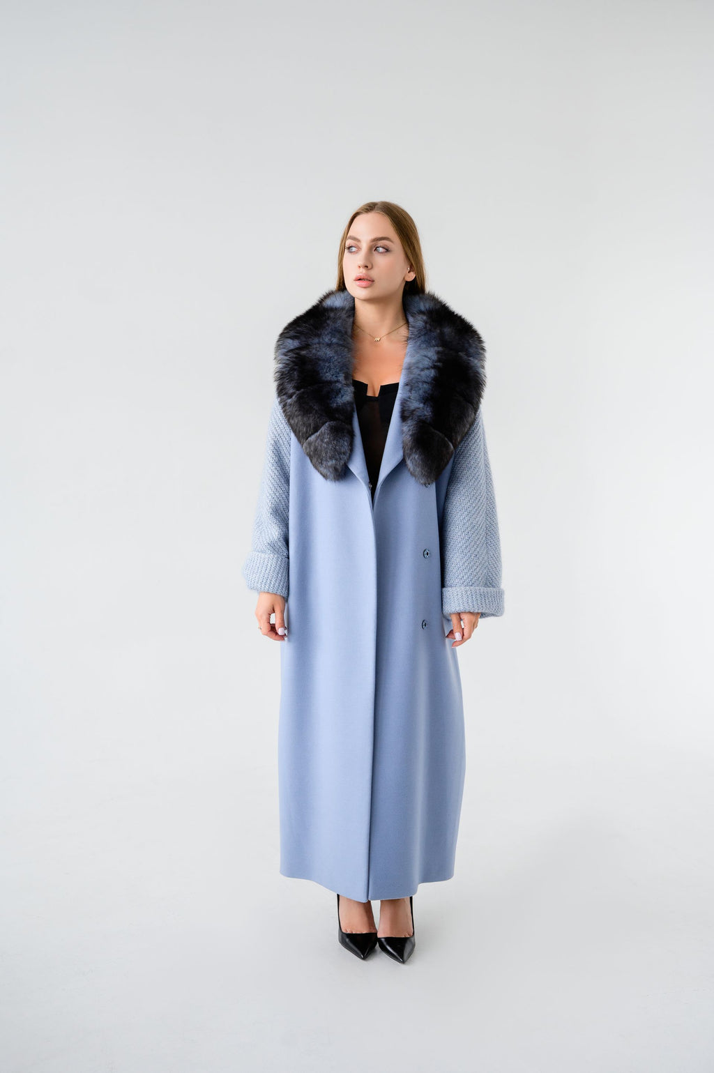 Ексклюзивне пальто зі зйомним ковніром з хутра песця- 121 см, ніжно-блакитний