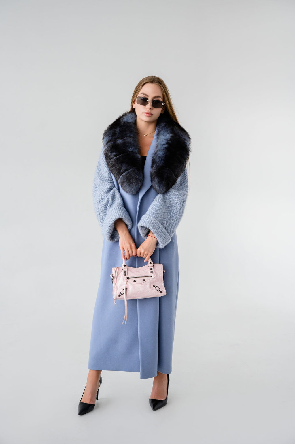 Ексклюзивне пальто зі зйомним ковніром з хутра песця- 121 см, ніжно-блакитний