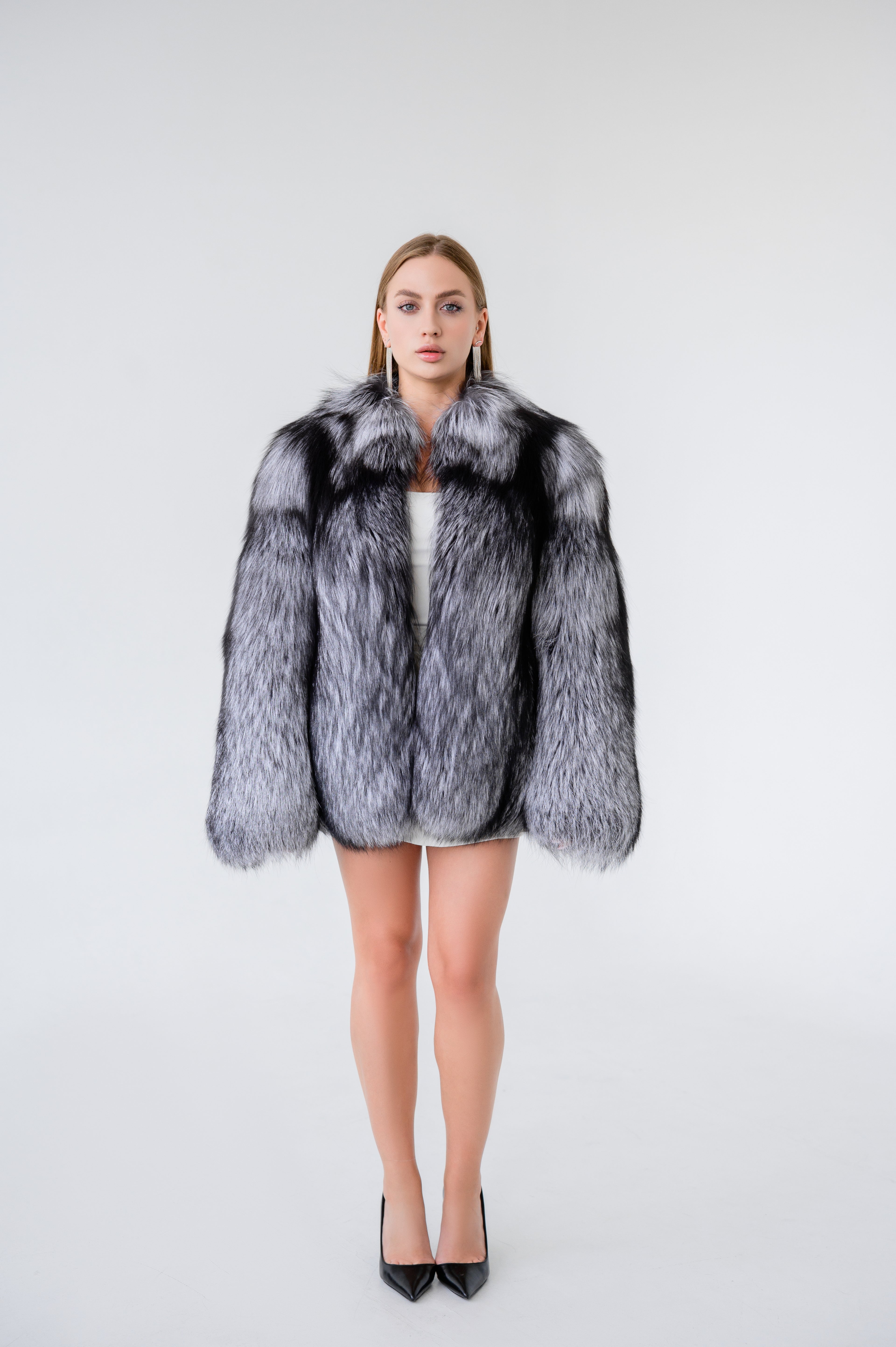 Шуба з чорнобурки- цільні пластини, натуральний колір