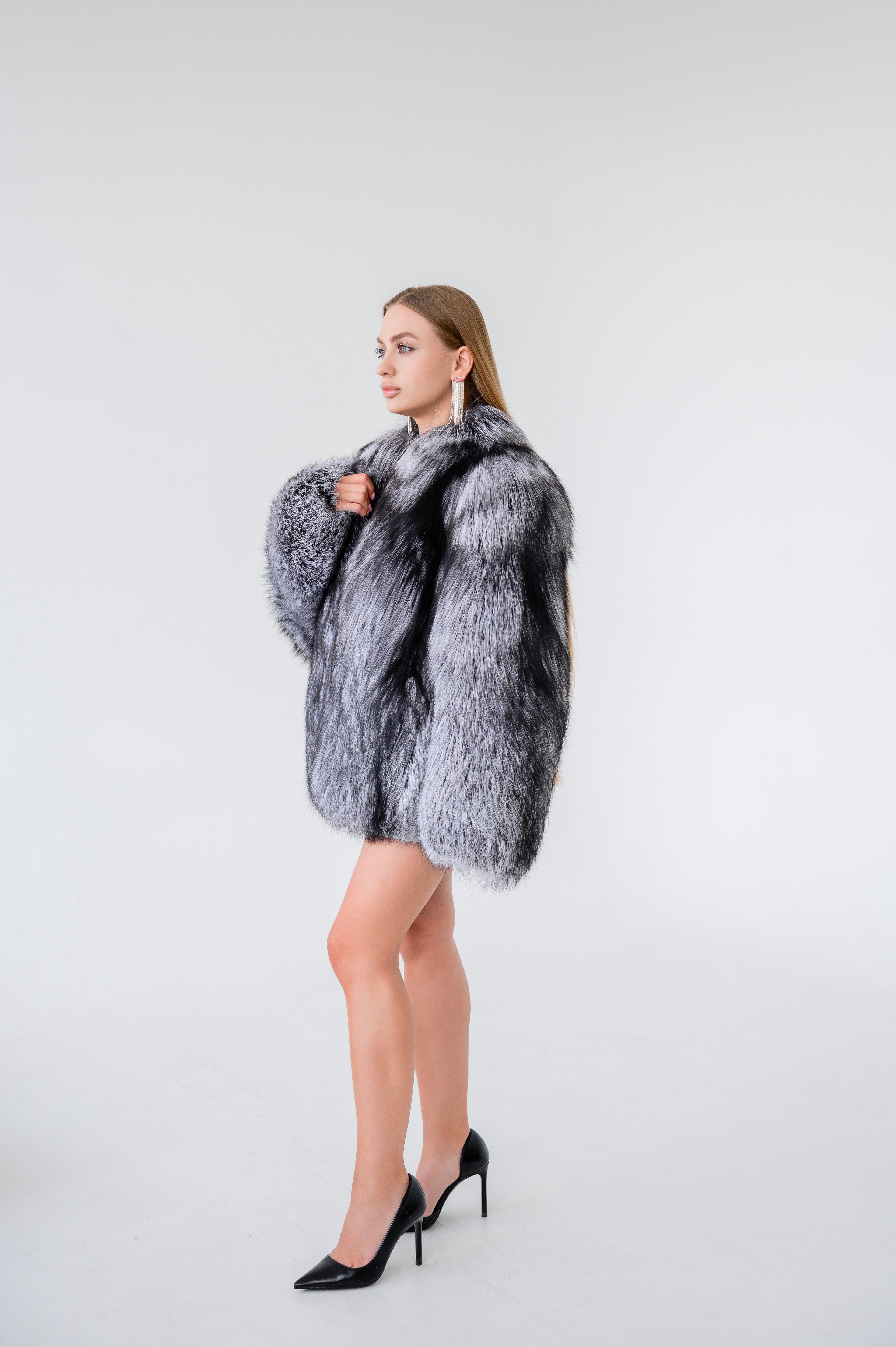 Шуба з чорнобурки- цільні пластини, натуральний колір