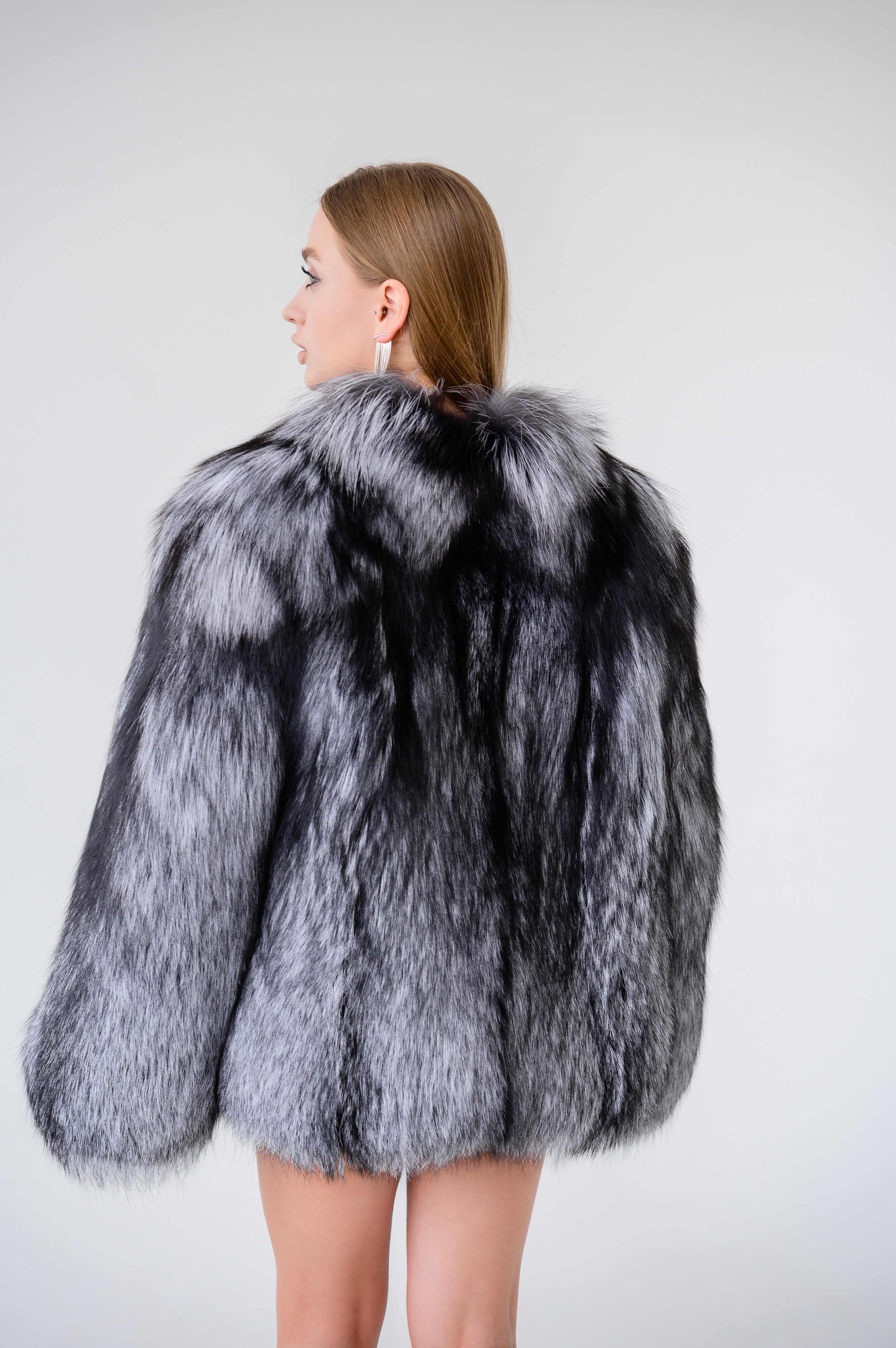 Шуба з чорнобурки- цільні пластини, натуральний колір