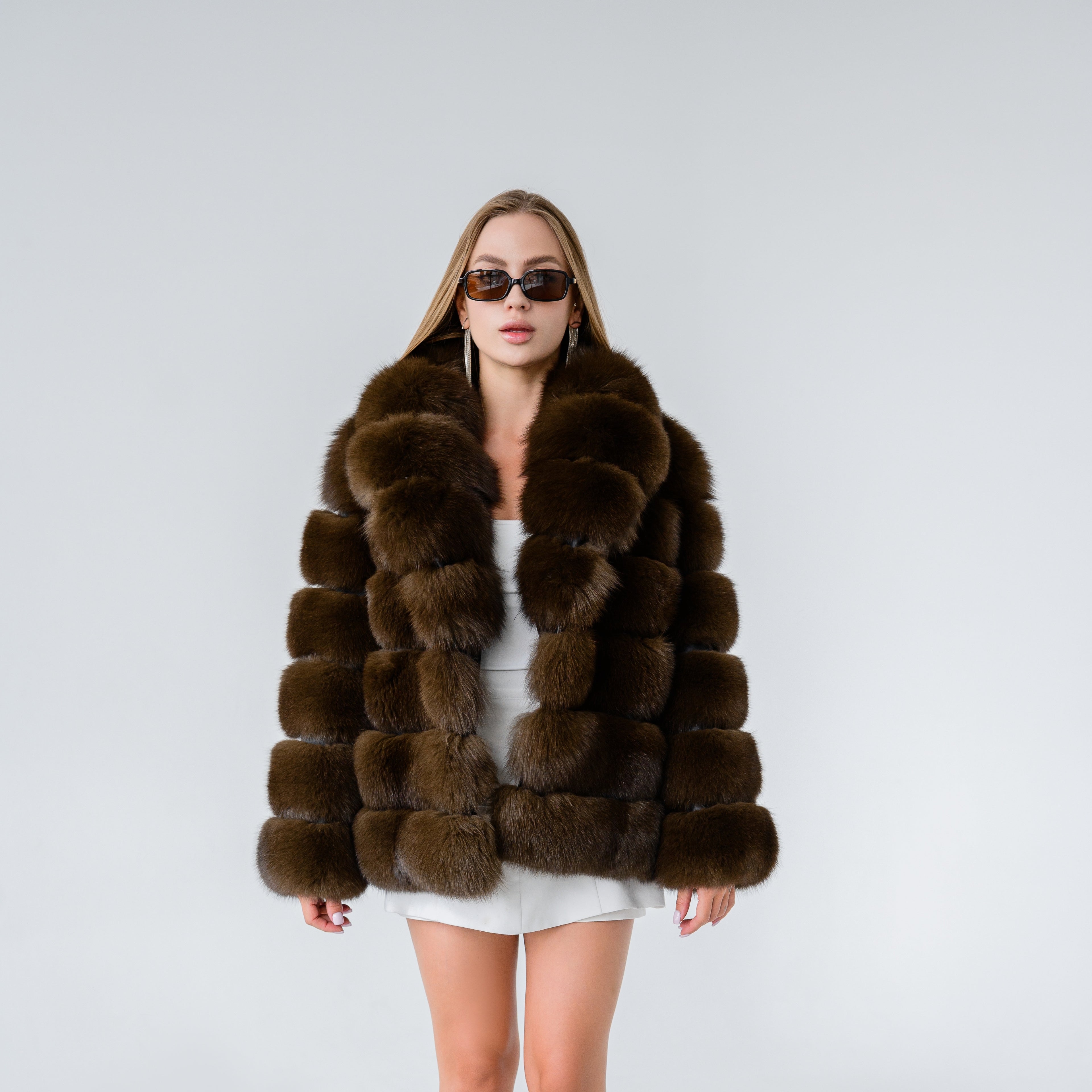 Шуба з хутра песця- колір коричневий