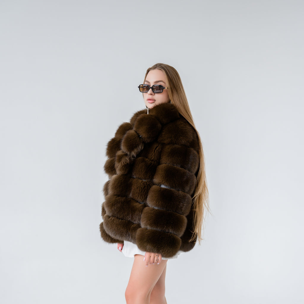 Шуба з хутра песця- колір коричневий
