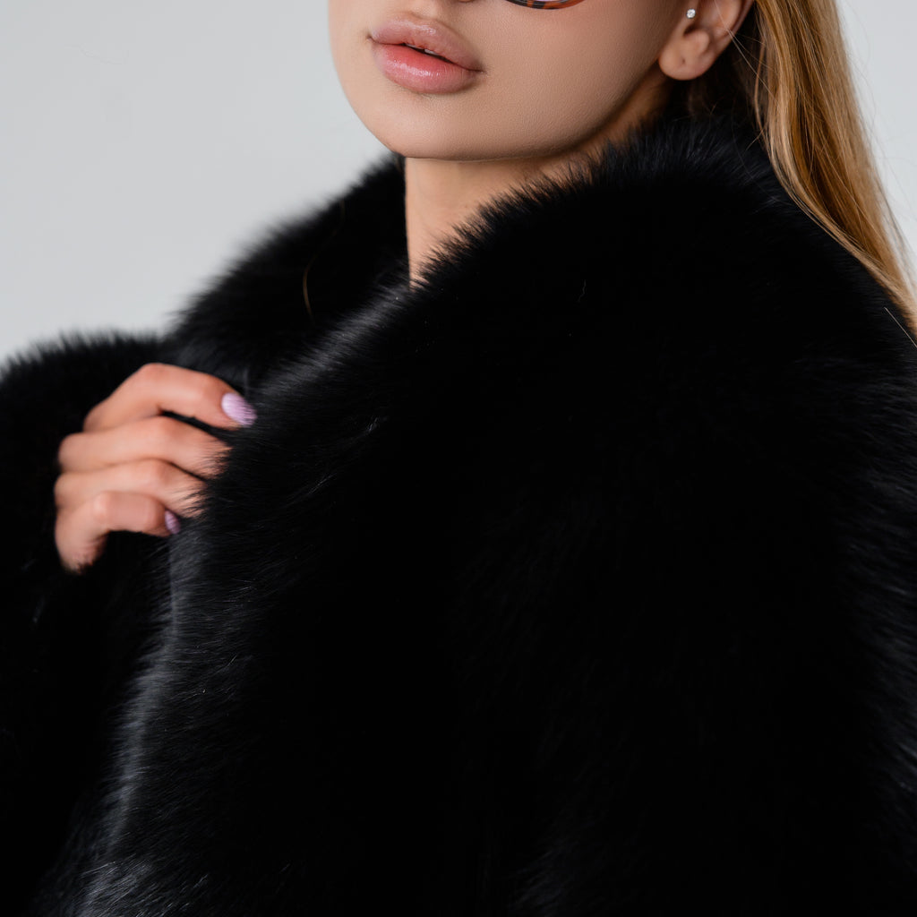Шуба з хутра фінського песця - цільні пластини, чорний колір