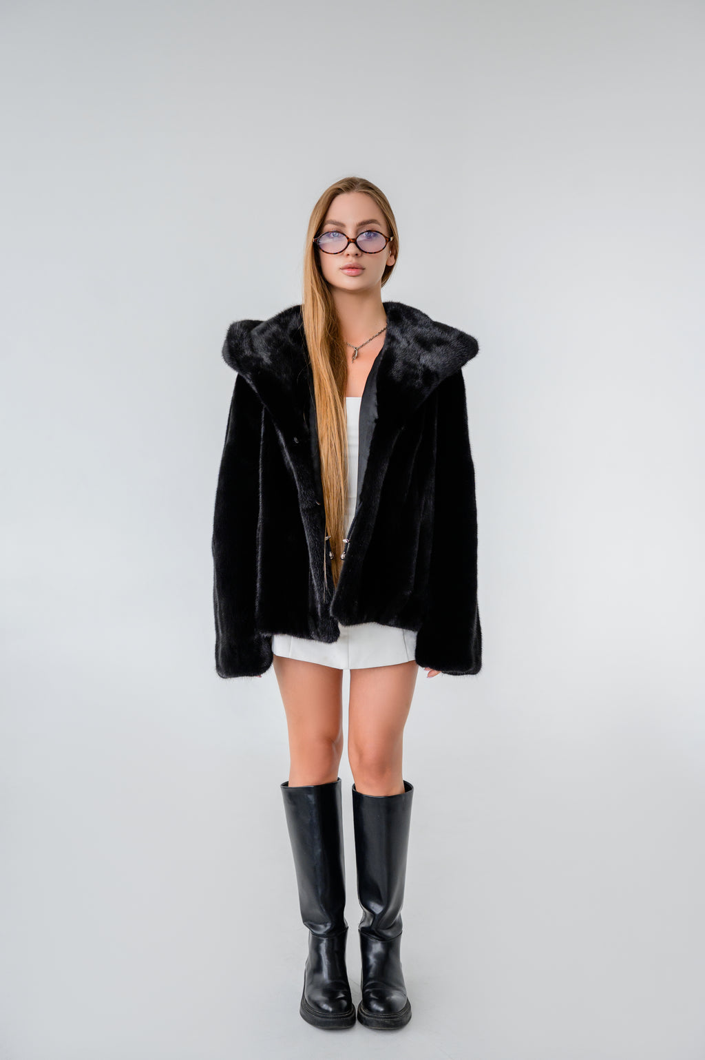 Шуба у преміум канадській норці з капюшоном-кобра