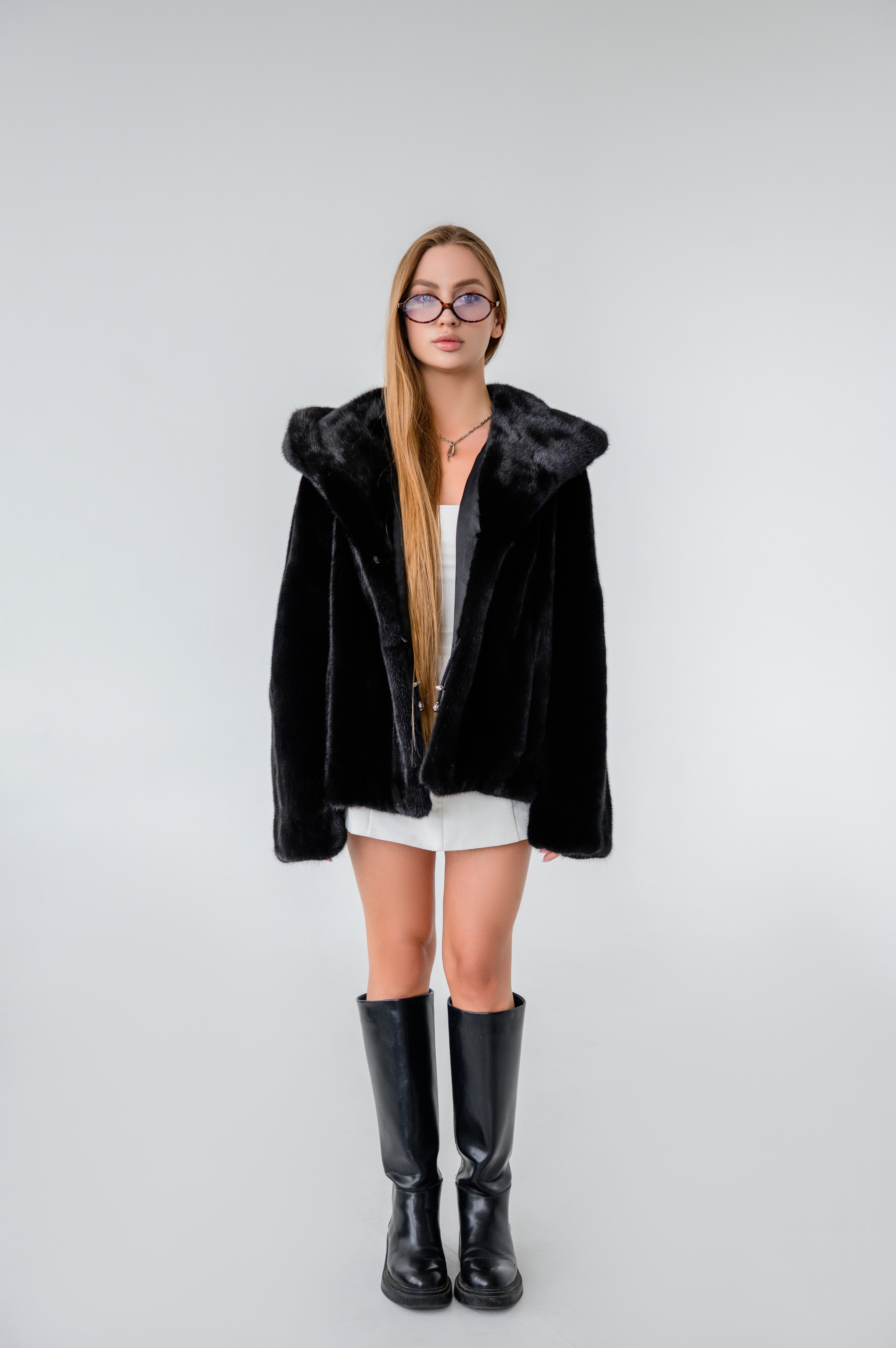 Шуба у преміум канадській норці з капюшоном-кобра