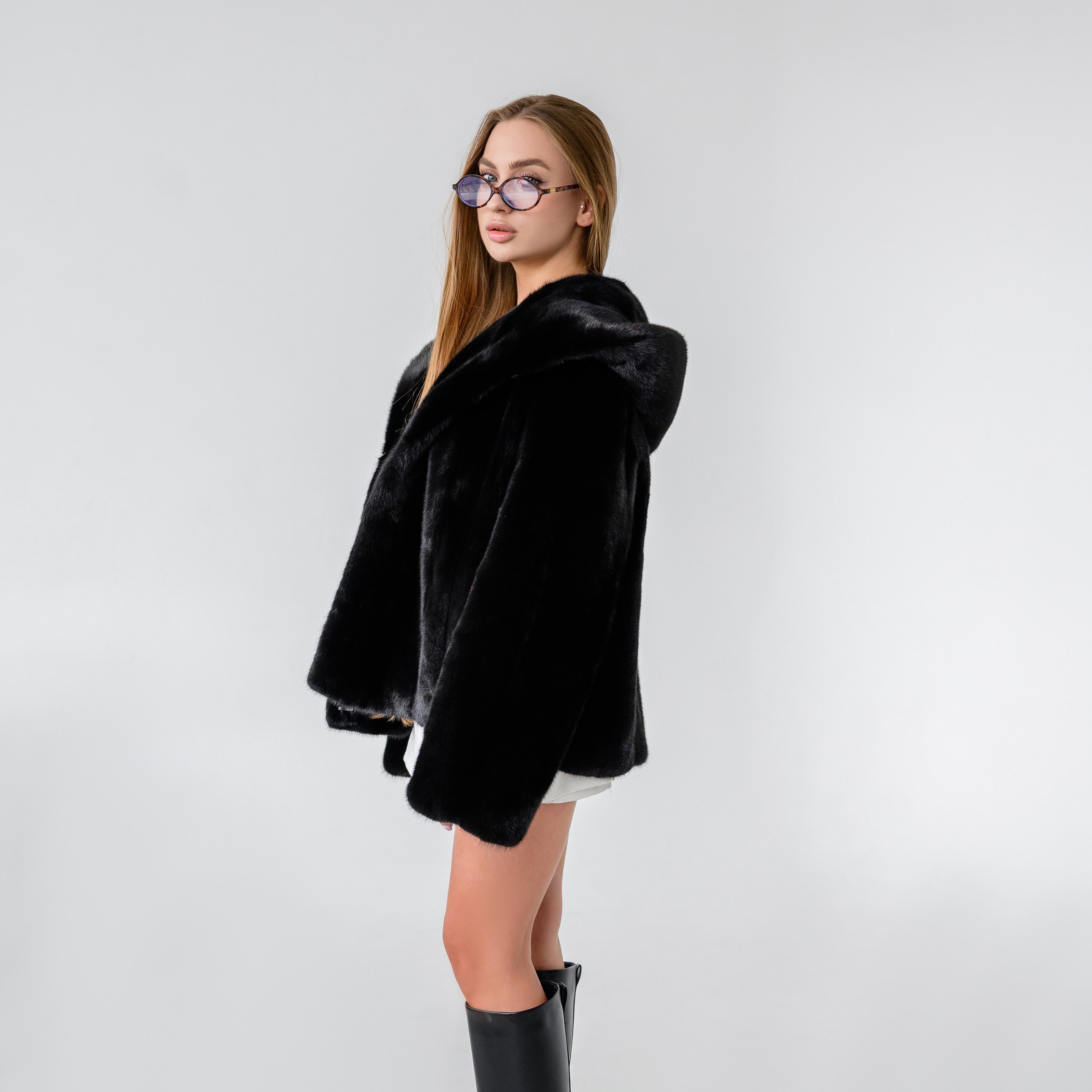 Шуба у преміум канадській норці з капюшоном-кобра