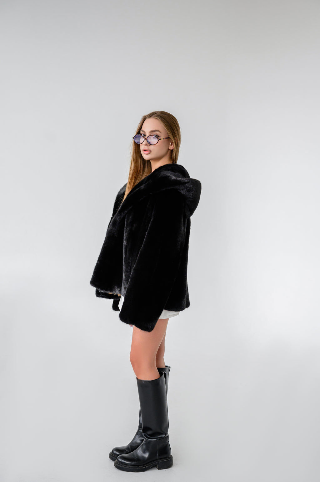 Шуба у преміум канадській норці з капюшоном-кобра