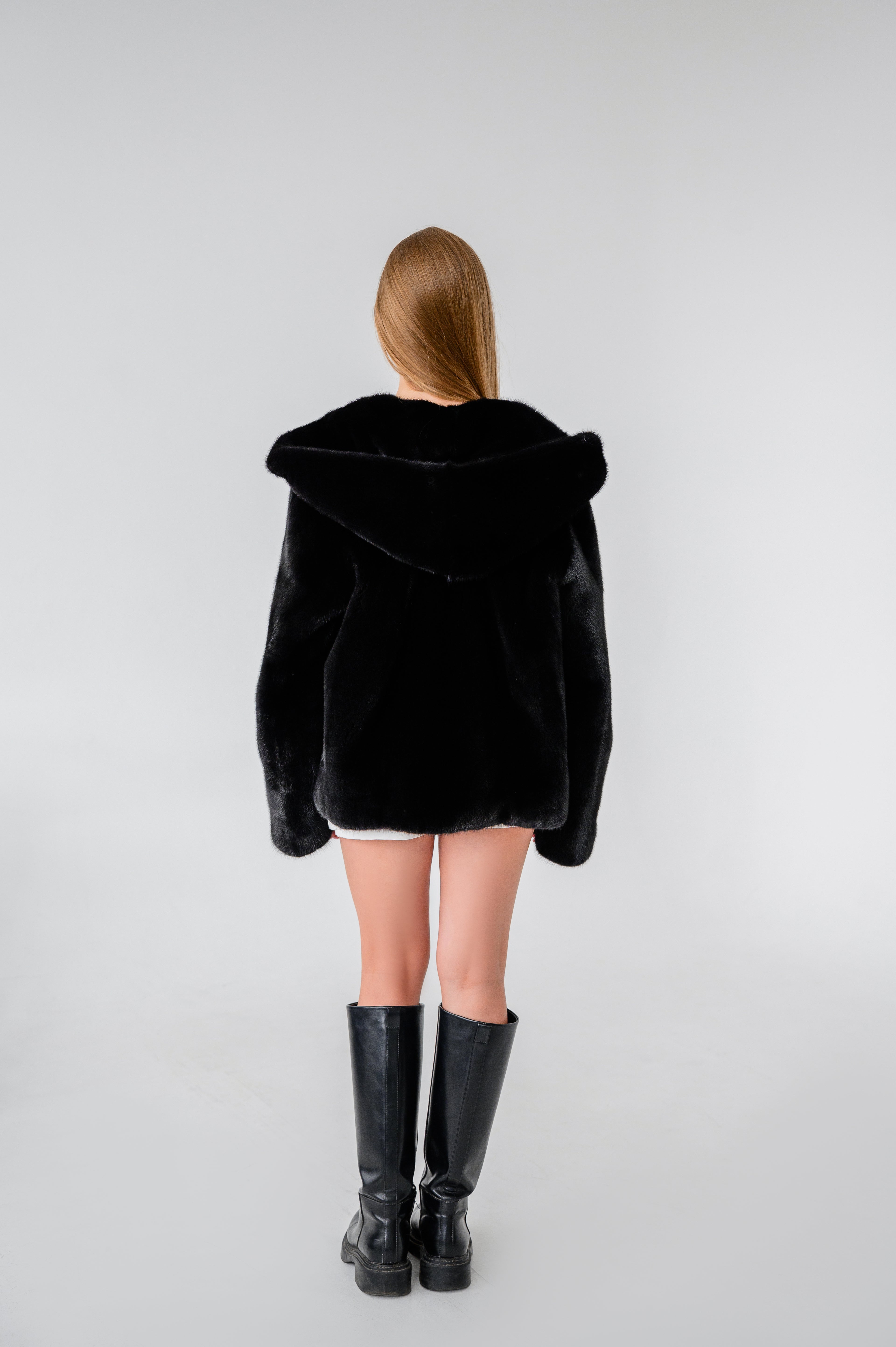 Шуба у преміум канадській норці з капюшоном-кобра