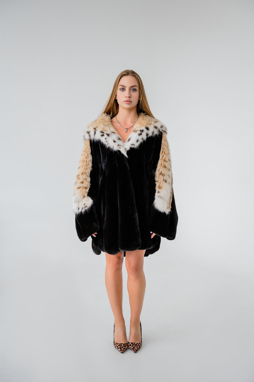 Blackglama з риссю oversize – ексклюзивна шуба з капюшоном «Кобра», 80 см