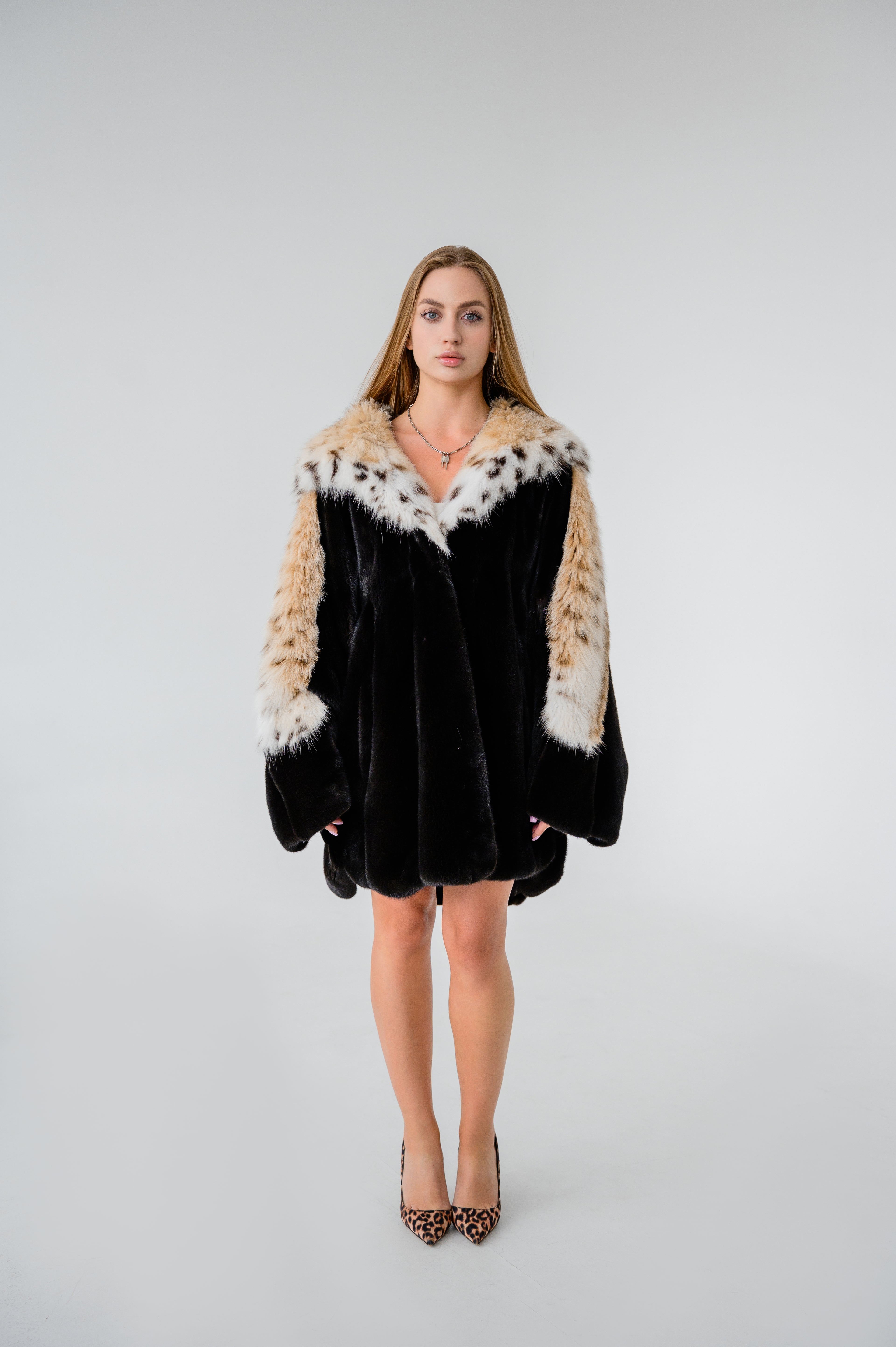 Blackglama з риссю oversize – ексклюзивна шуба з капюшоном «Кобра», 80 см