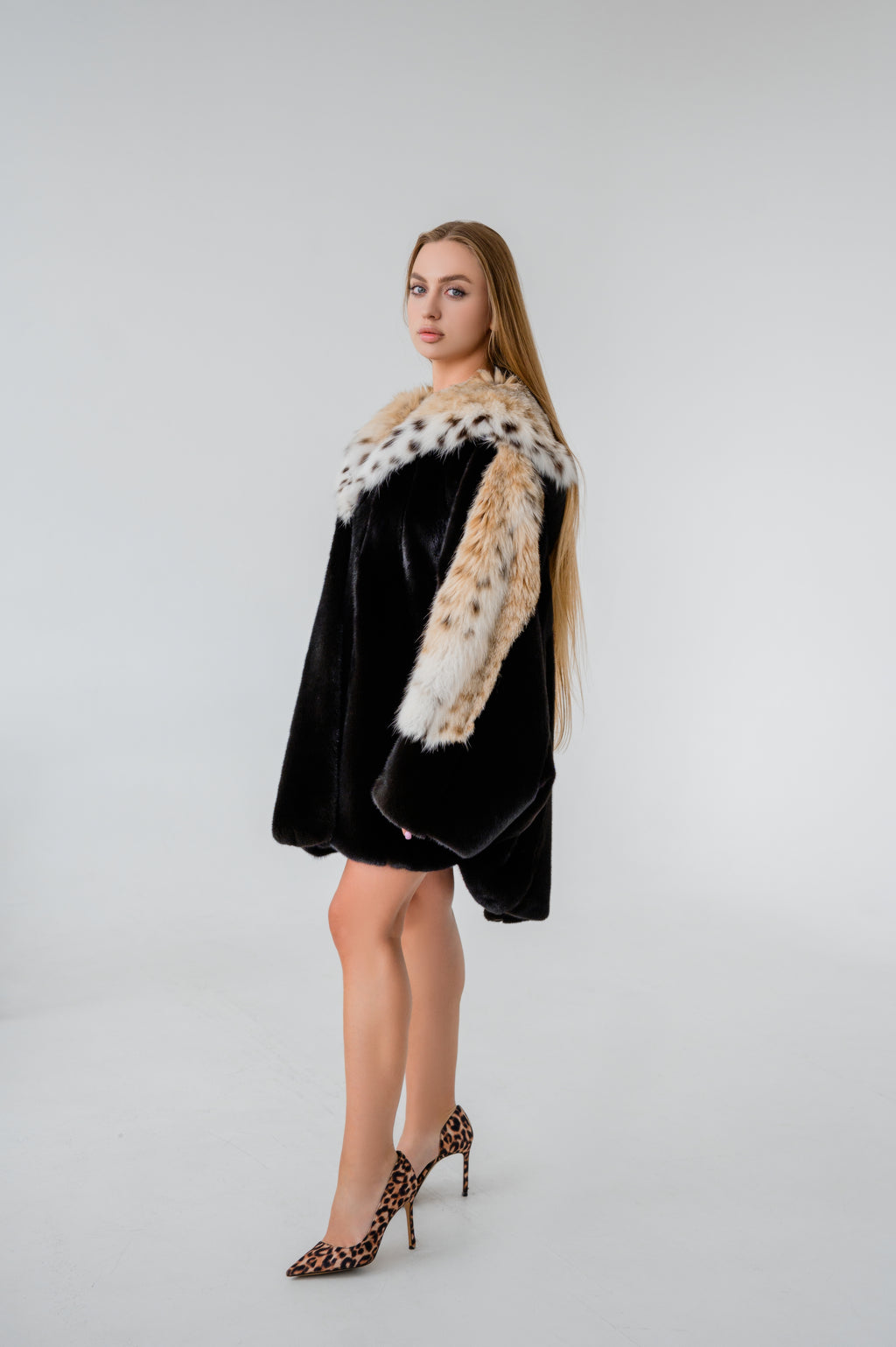 Blackglama з риссю oversize – ексклюзивна шуба з капюшоном «Кобра», 80 см