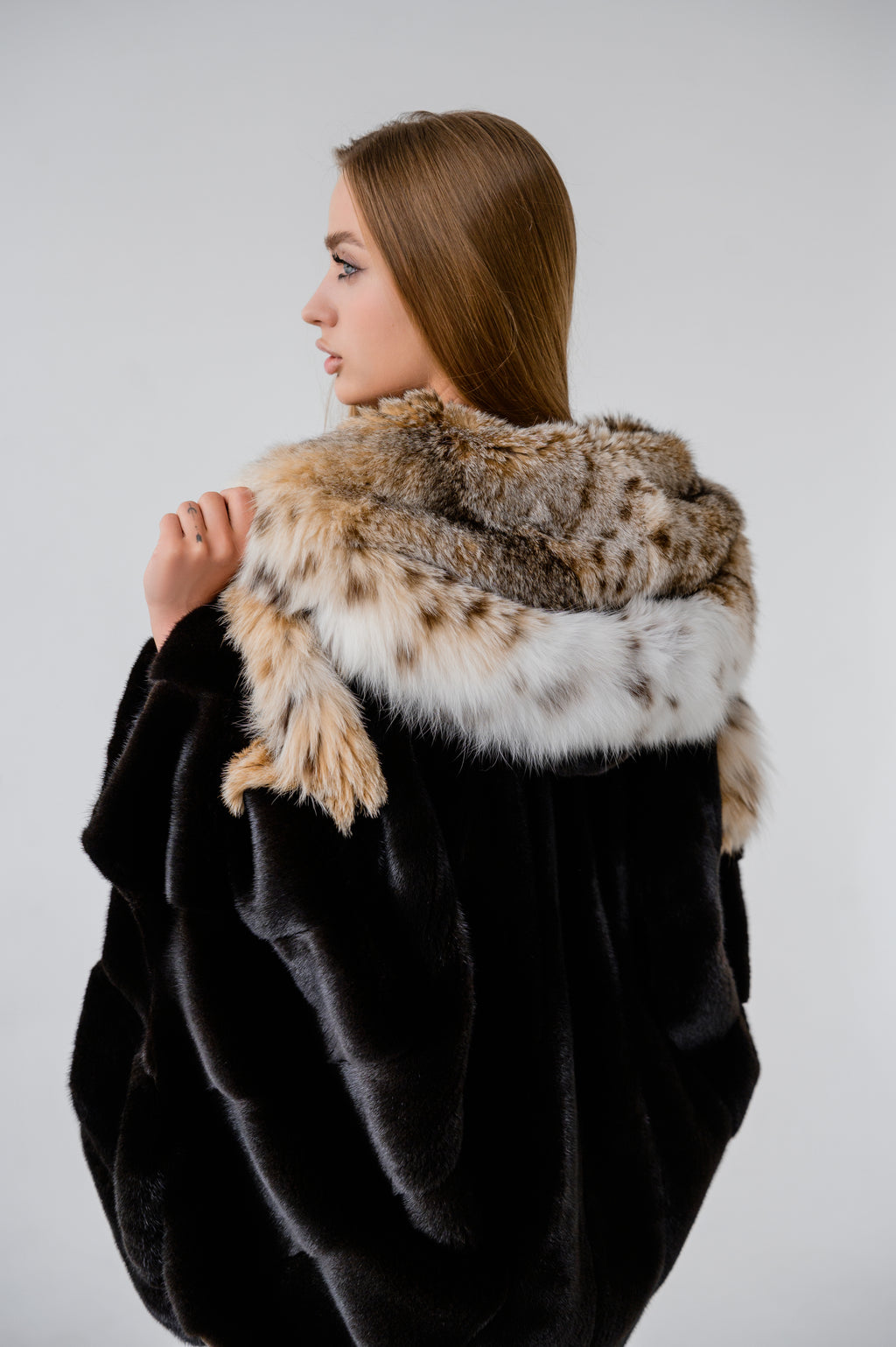 Blackglama з риссю oversize – ексклюзивна шуба з капюшоном «Кобра», 80 см