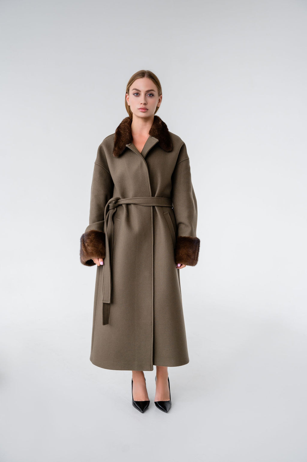 Пальто з оздобленням норки - коричневе, 118 см.