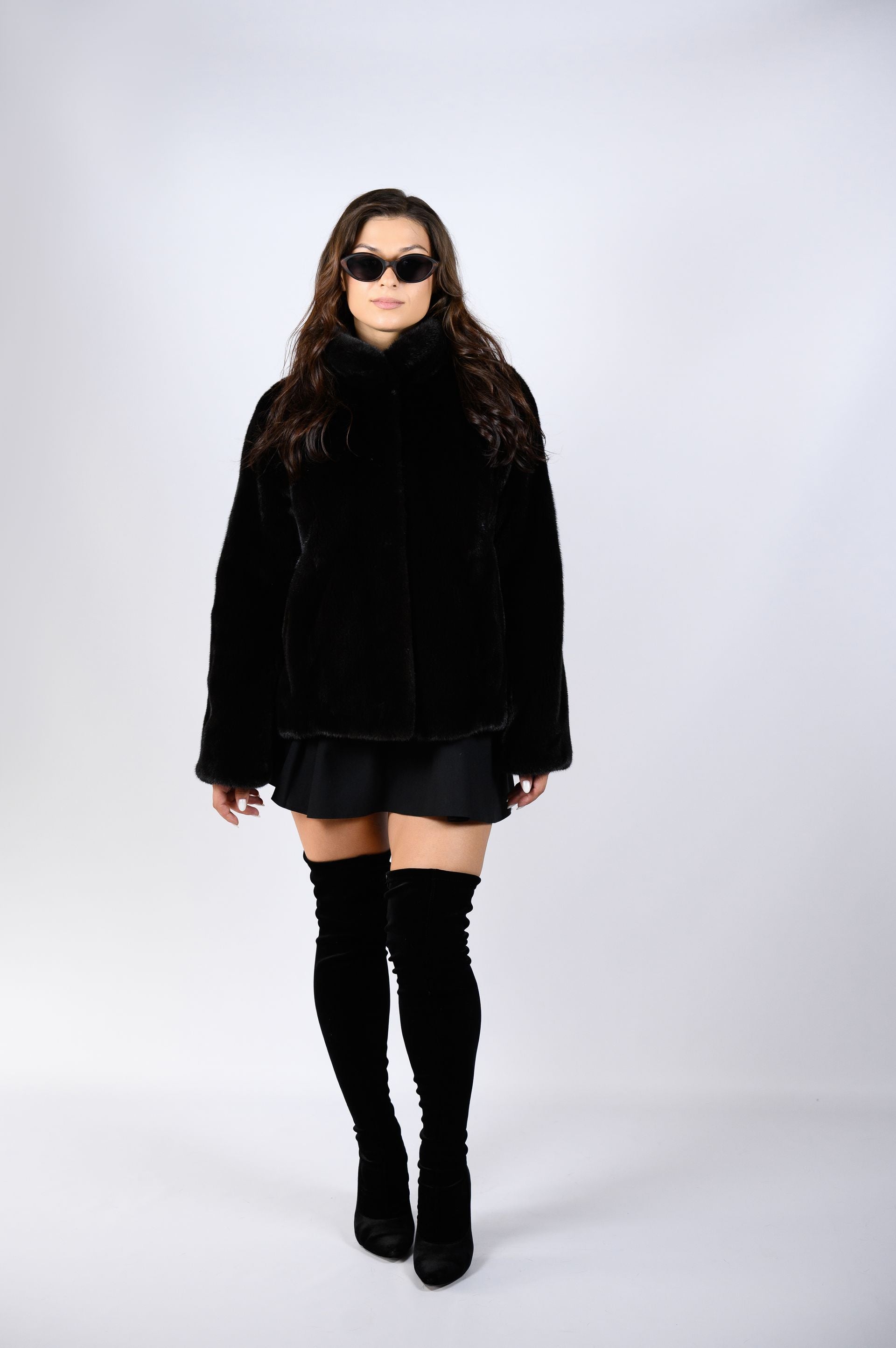 Шуба з хутра канадської норки - цільні пластини, 60 см