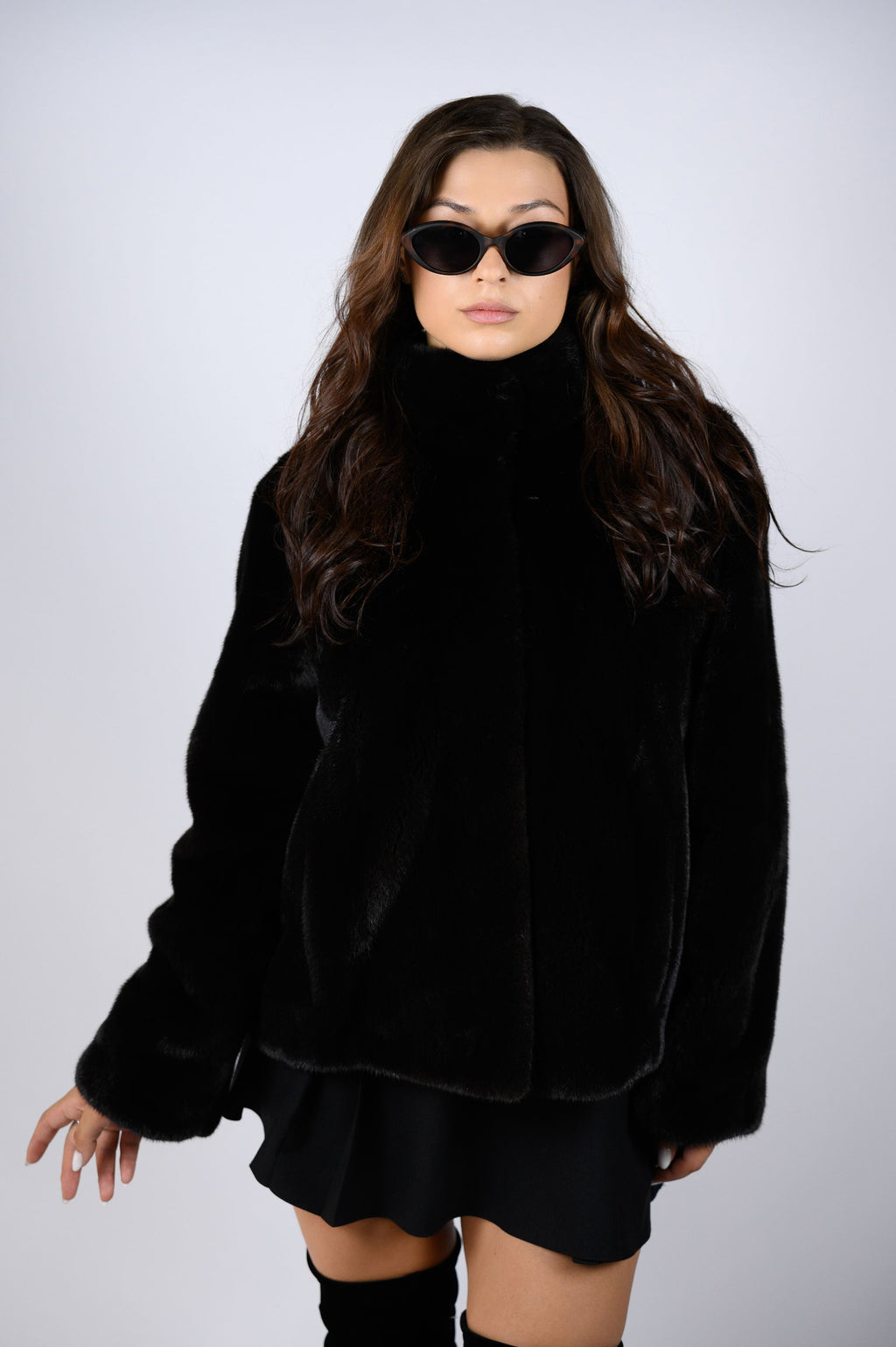 Шуба з хутра канадської норки - цільні пластини, 60 см