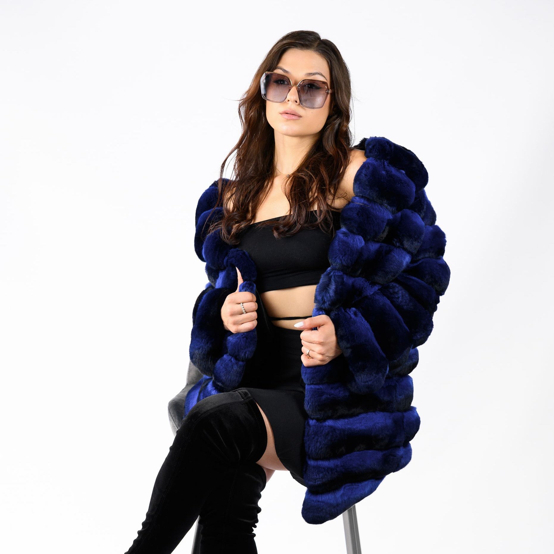 Шуба з хутра шиншили у синьому кольорі- 85 см,