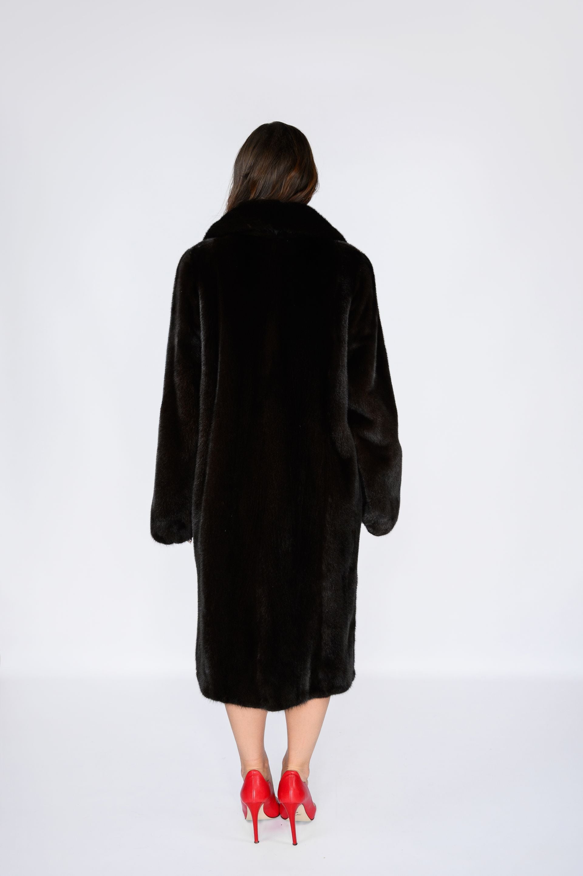 Шуба з хутра канадської норки кольору “Махагон” – 108 см, англійський комір