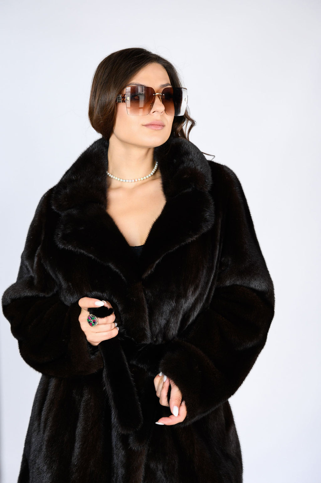 Шуба з хутра канадської норки кольору “Махагон” – 108 см, англійський комір