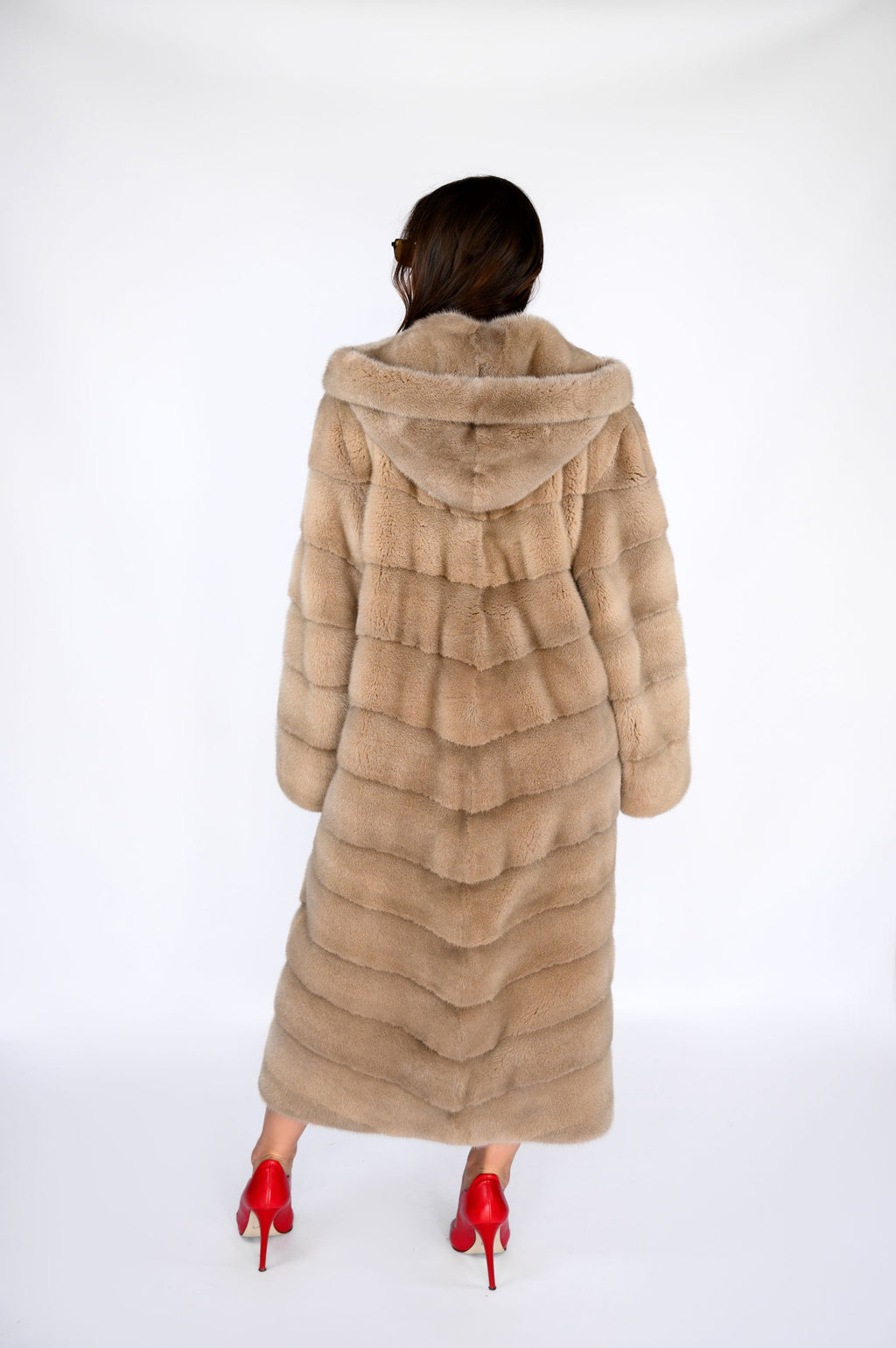 Шуба-поперечка з канадської норки з капюшоном “Кобра” – 120 см