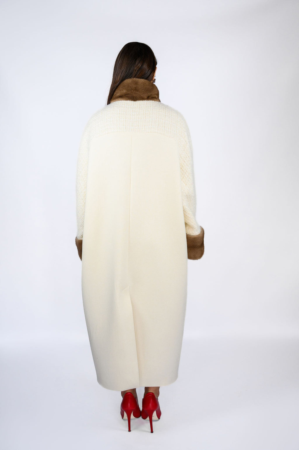 Пальто з італійського кашеміру з оздобленням норкою pastel— колір Perla, 125 см