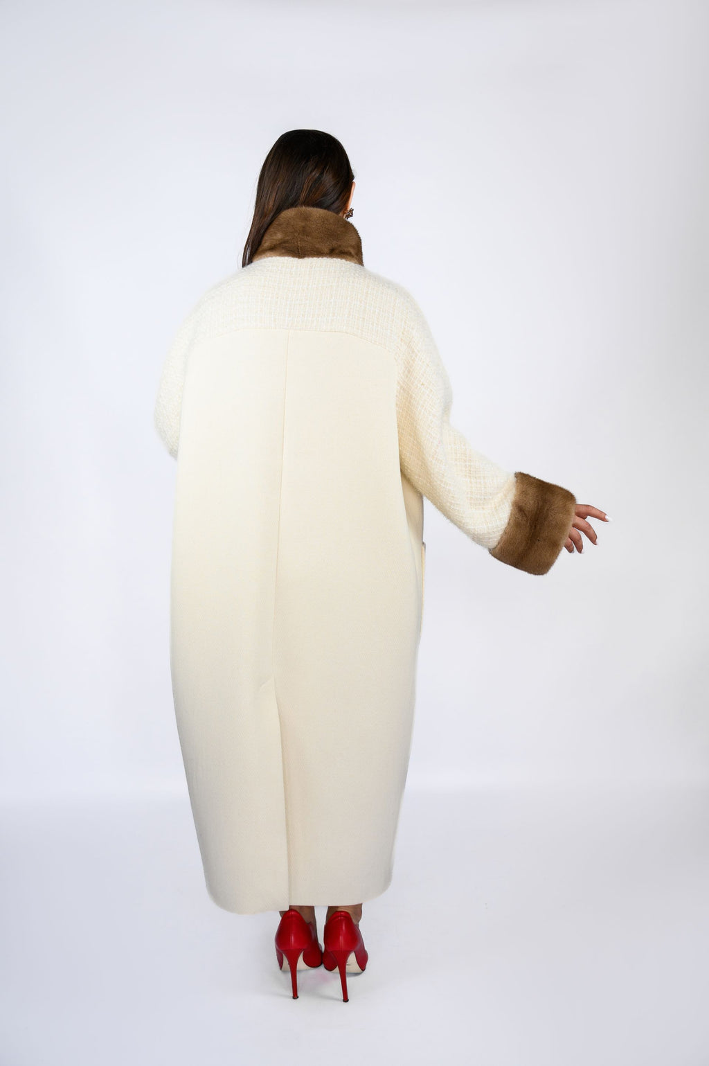 Пальто з італійського кашеміру з оздобленням норкою pastel— колір Perla, 125 см