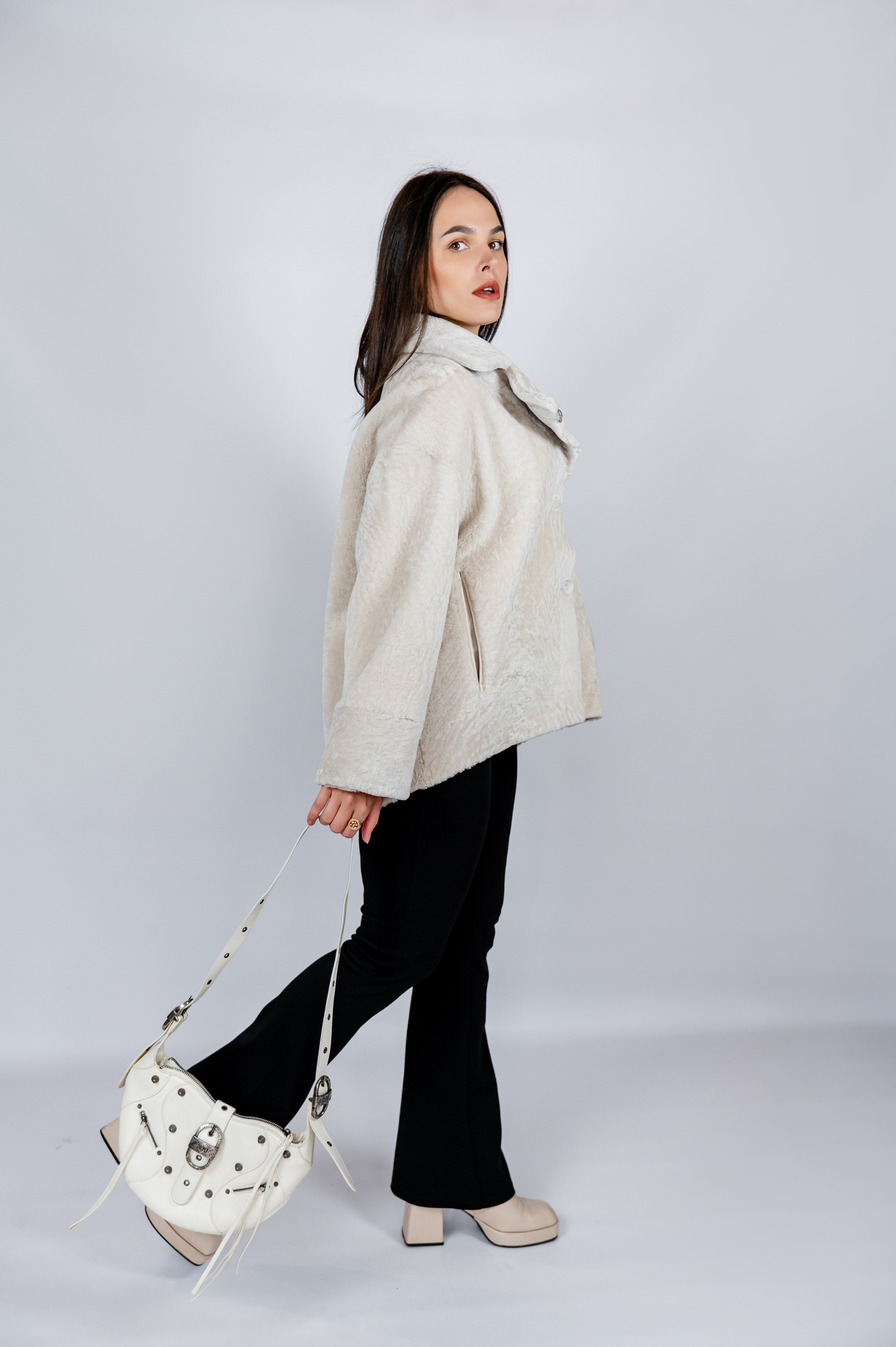 Дублянка з овчини астраган -колір молочний,одностороння